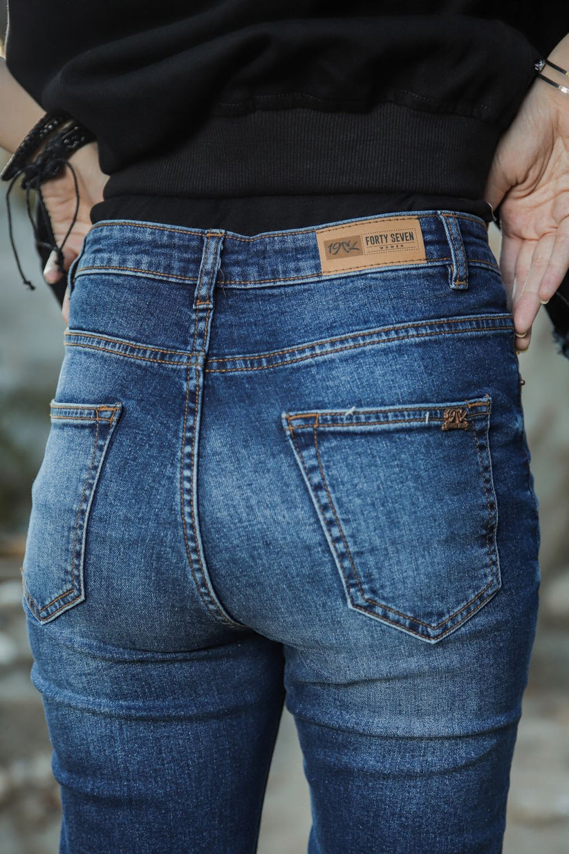 Women's Slim Fit Jeans in Mid Blue 