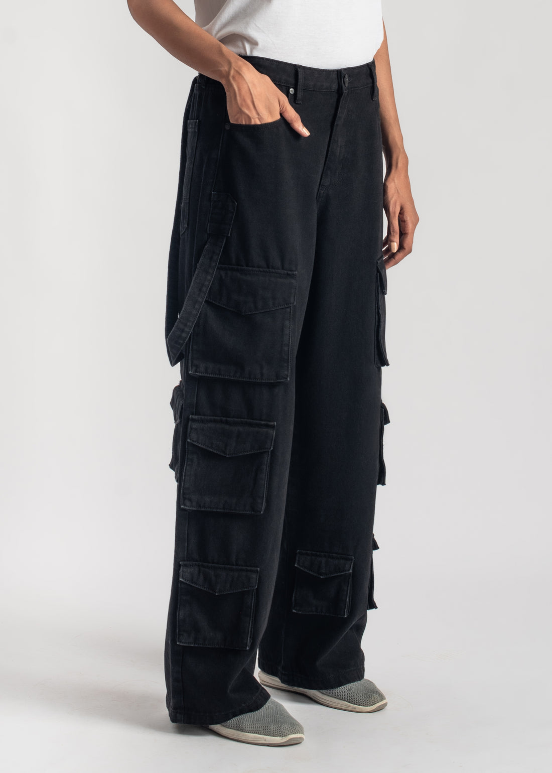 Black Multi Pocket Cargo Jeans Women 