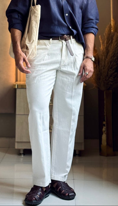 Ivory pleated relaxed jeans men loose fit tailored look smart casual outfit indoor styling