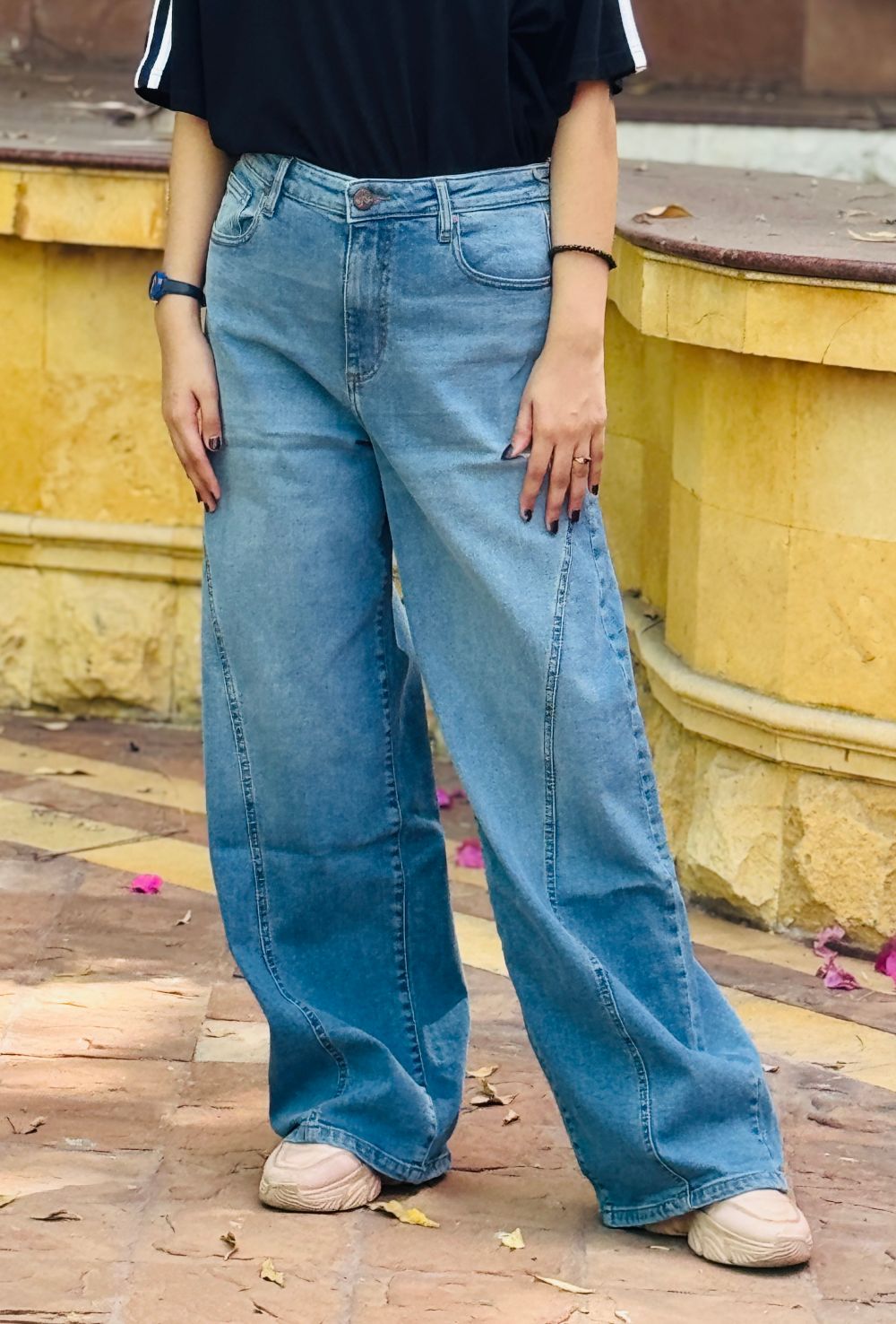 Blue Wash Skater Fit Jeans Women