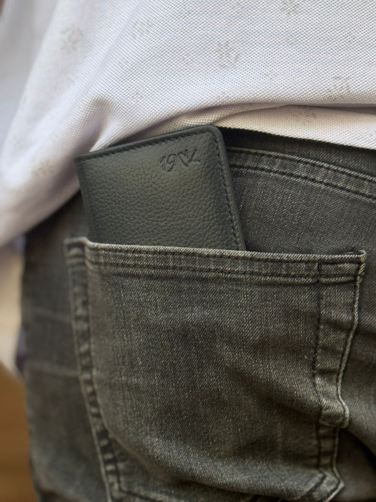 Black Compact Cardholder