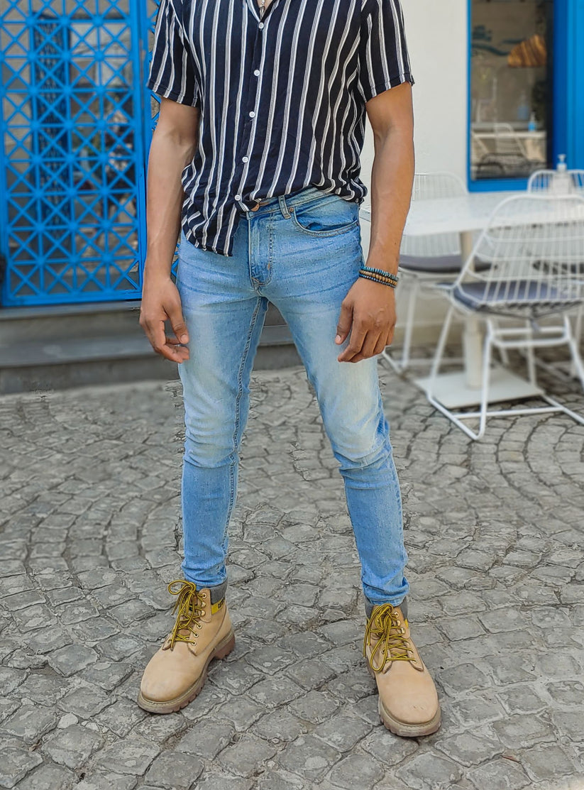 Men’s light blue skinny fit jeans with stretch denim and tapered leg design