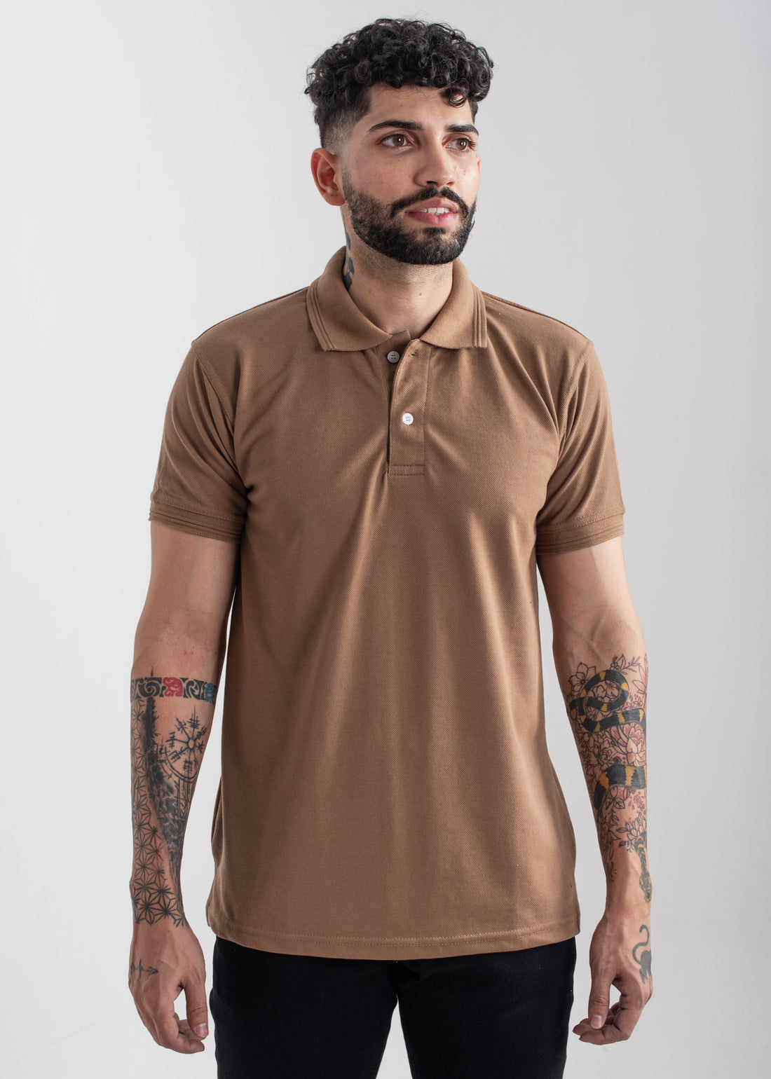 Men's regular fit fawn polo shirt with classic collar