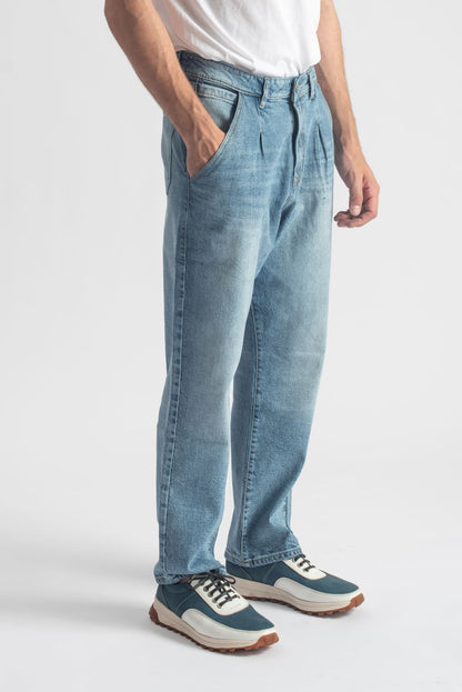 Men's relaxed fit light blue pleated jeans with wide leg silhouette