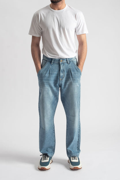 Men's relaxed fit light blue pleated jeans with wide leg silhouette