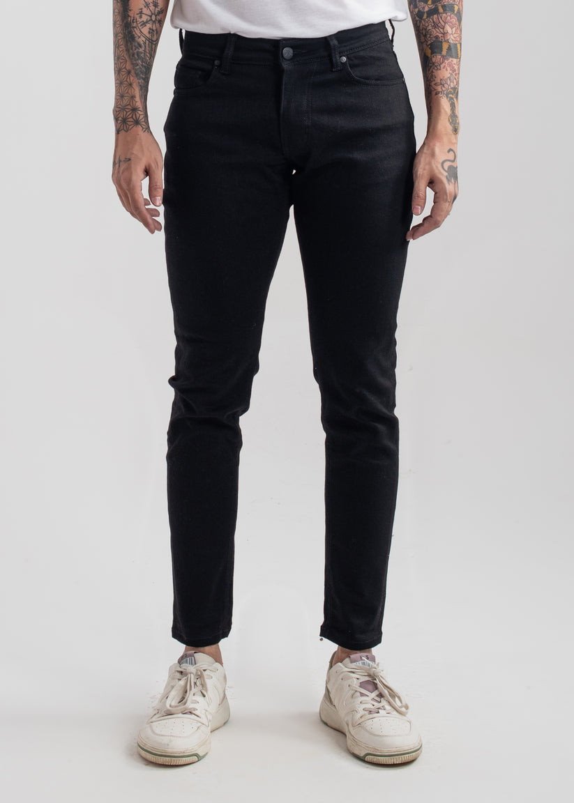Men's slim fit jet black jeans with clean finish