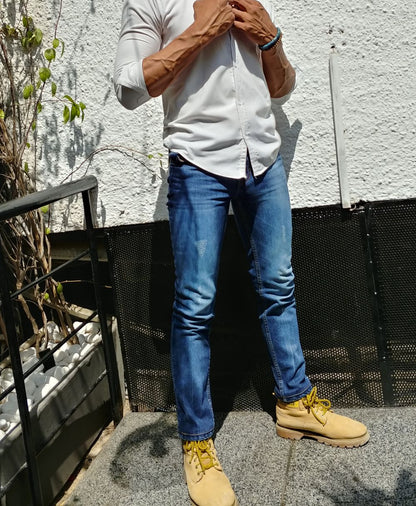 Men’s Slim Fit Light Blue Jeans with Faded Wash Denim and Everyday Casual Style