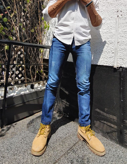 Men’s Slim Fit Light Blue Jeans with Faded Wash Denim and Everyday Casual Style