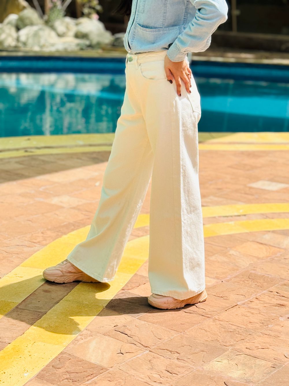 White Flare Jeans 