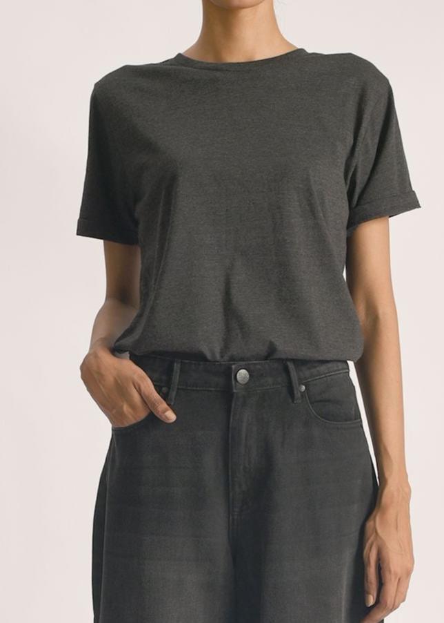 Women's Basic T-Shirt in Black 
