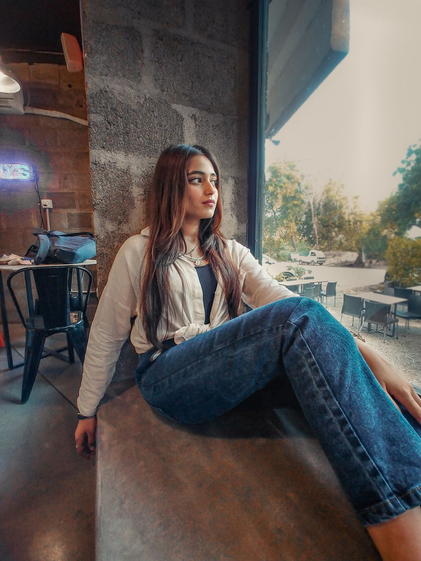 Women's Straight Fit Jeans with a High, Rounded Waist and Pleats 