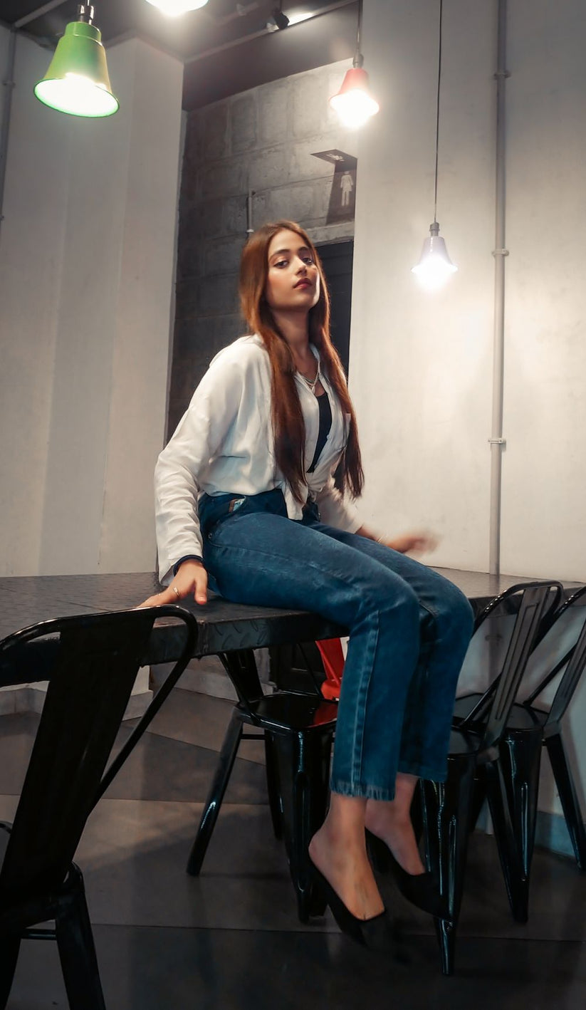 Women's Straight Fit Jeans with a High, Rounded Waist and Pleats 