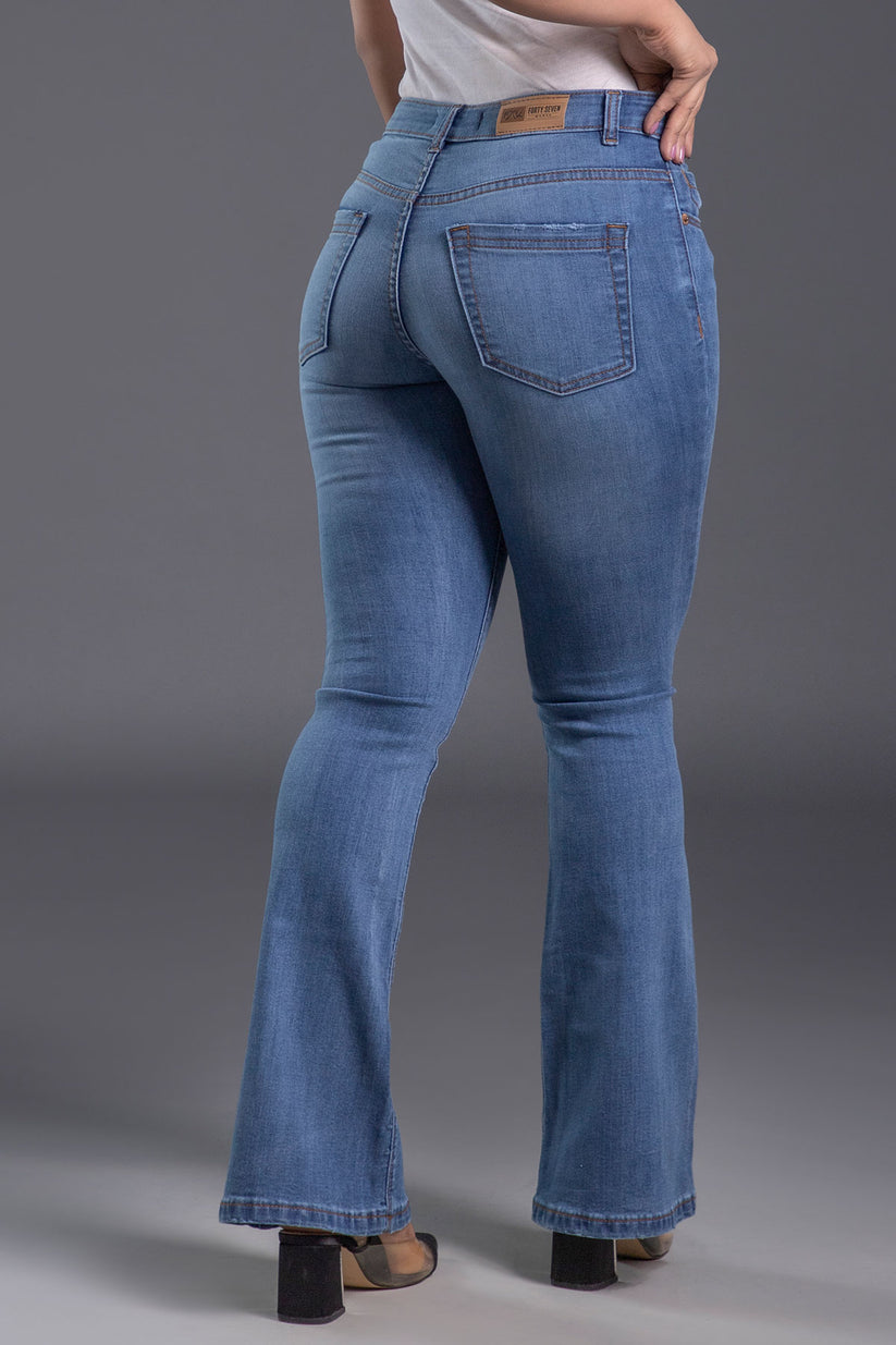 Provocative Ripped Bootcut Jeans 