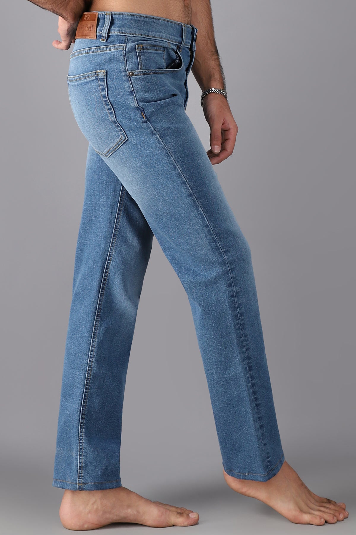 Stretchable Straight-Fit Jeans (Ice Blue)