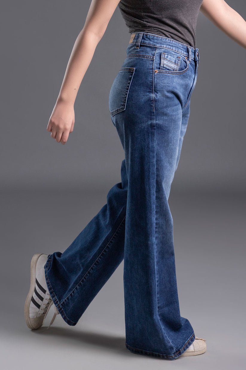 Women's Flare Jeans in Mid Blue 
