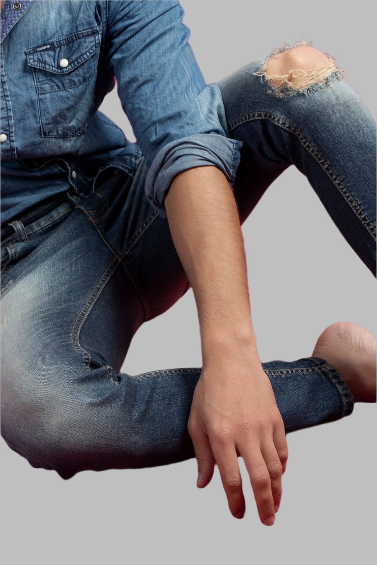 sand-blasted light blue skinny ripped jeans men low-rise stretch denim