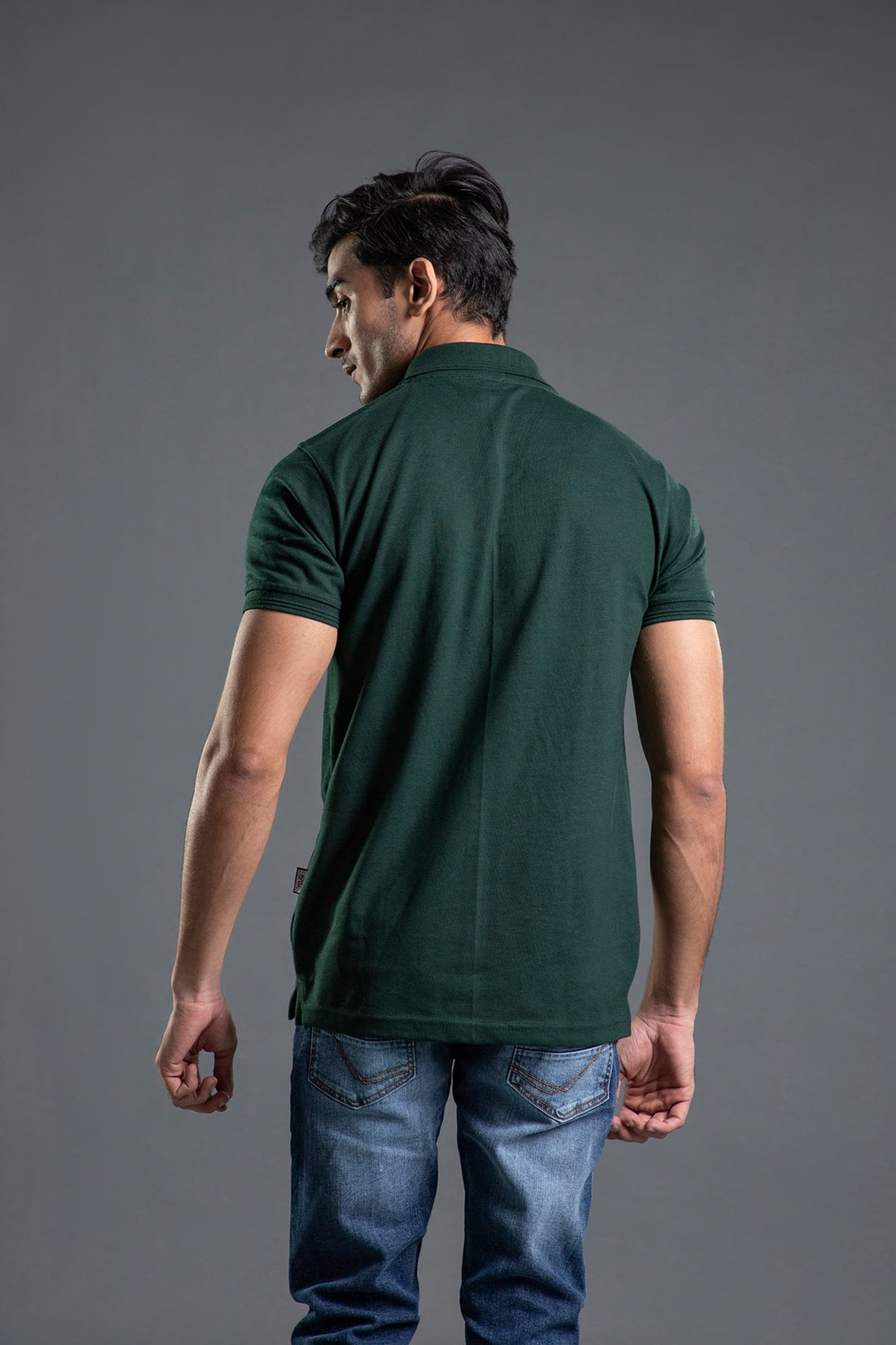 Men's regular fit dark green polo shirt with classic collar