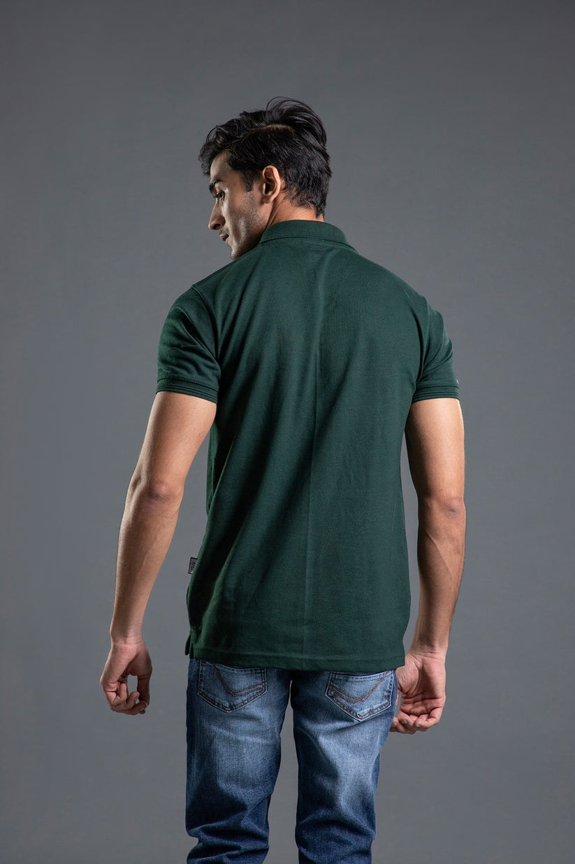 Men's regular fit dark green polo shirt with classic collar