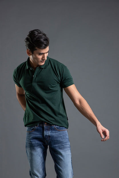 Men's regular fit dark green polo shirt with classic collar
