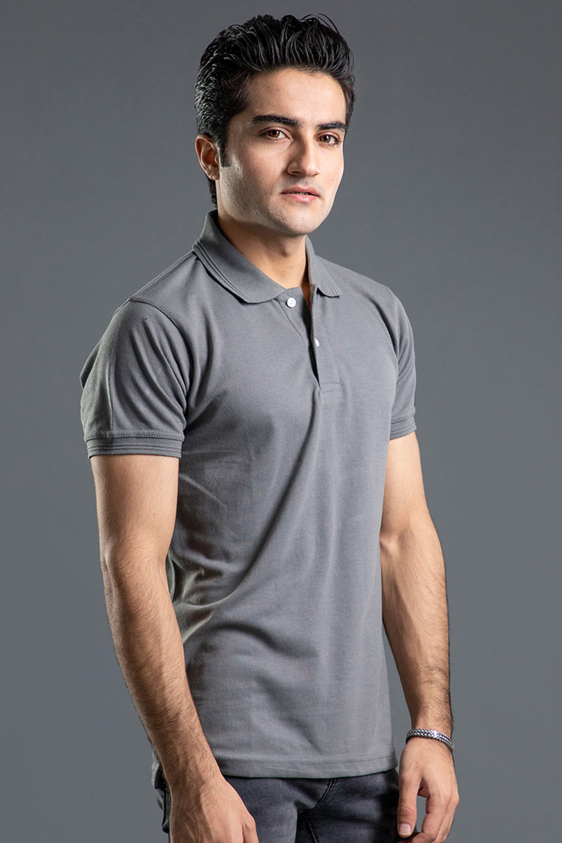 Men's regular fit grey polo shirt with classic collar