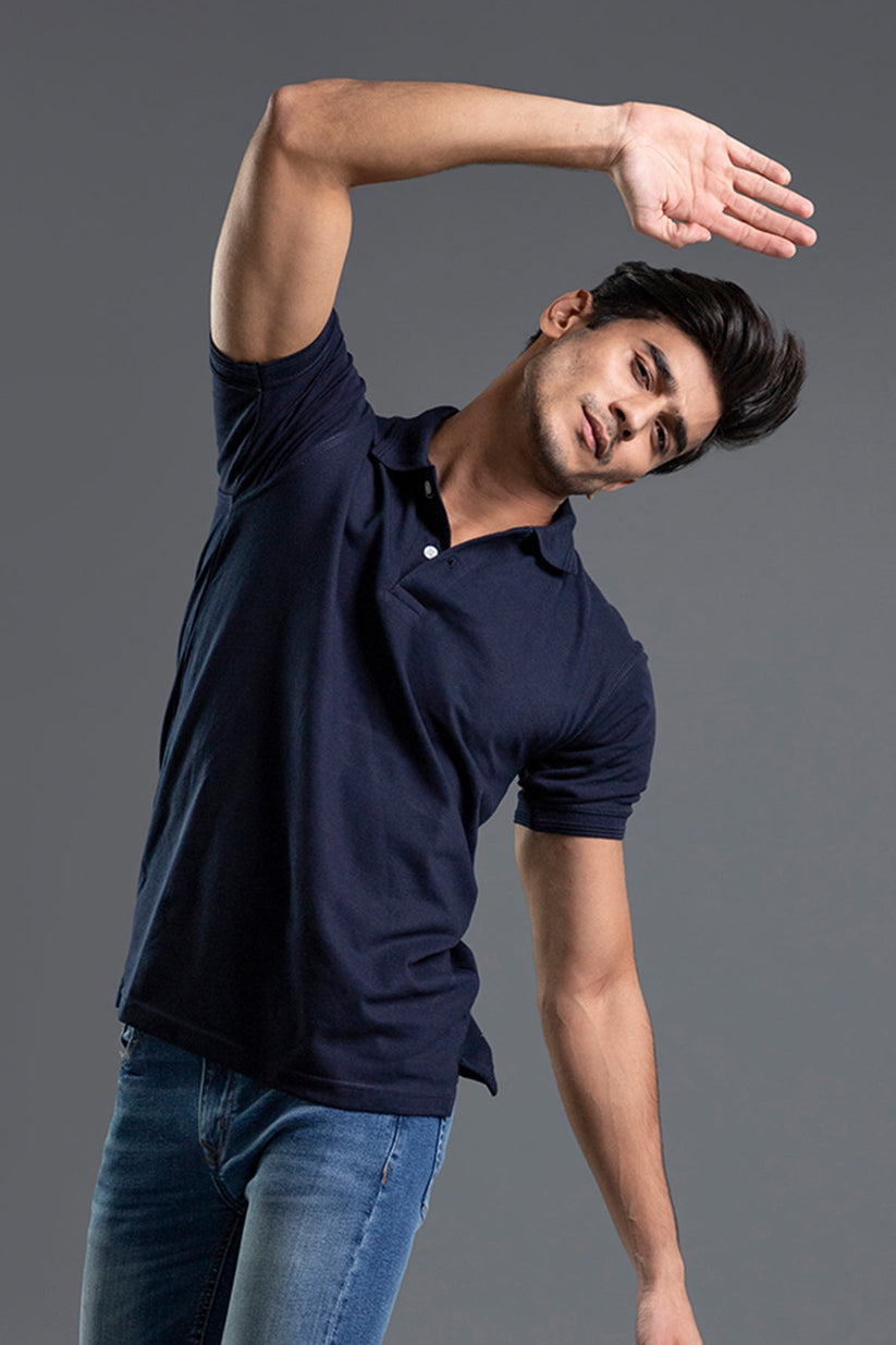 Men's regular fit navy blue polo shirt with classic collar