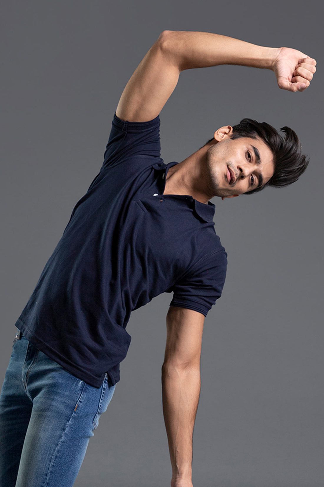 Men's regular fit navy blue polo shirt with classic collar 