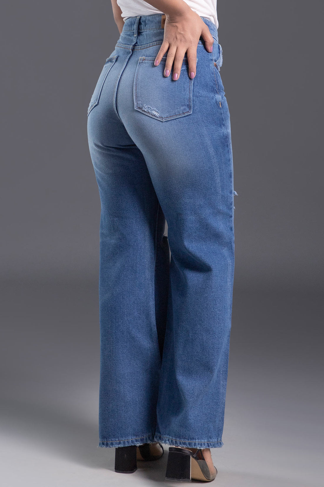 Eden Ripped Mom Jeans 